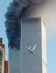 Avión impacta las Torres Gemelas de Nueva York
